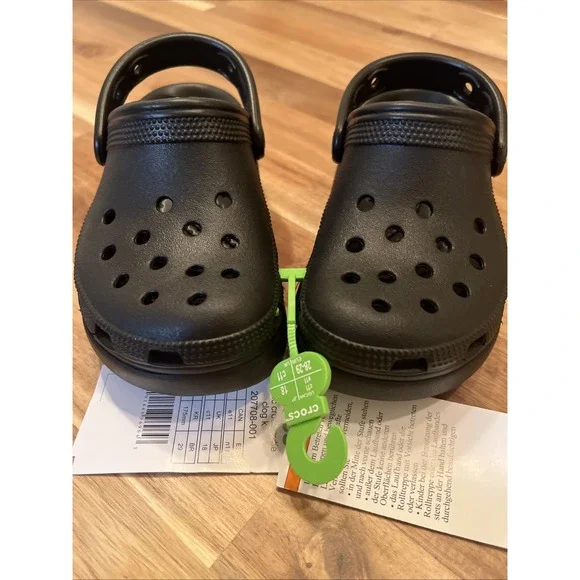 size C11 Kids Crocs Classic Cutie Clog Sandal Black 207708-001 NEW - Picture 10 of 10